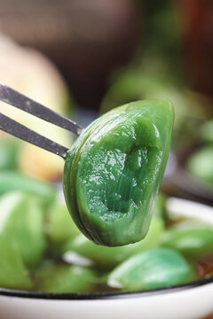 Laba Garlic Shandong Jinxiang Pickled Green Jadeite Color Traditional Chinese Preserved Food