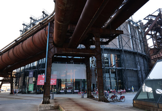 Photographs from the Doln&iacute; oblast V&iacute;tkovice area capture industrial architecture, technical details, and the unique atmosphere of the former steelworks complex.