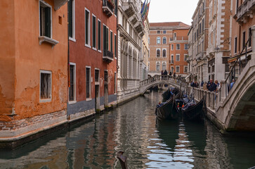Italy, Venice, September 30, 2025, gondola on a canal in Venice © Pawel Filusz