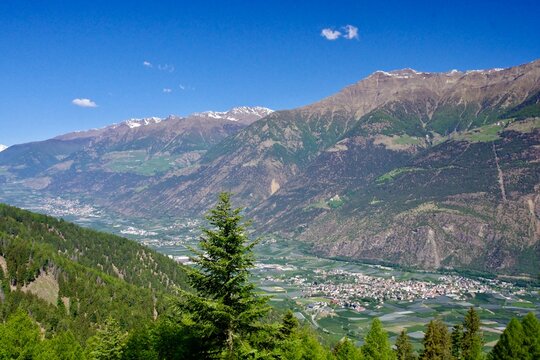 Talblick auf Schlanders Goldrain Latsch