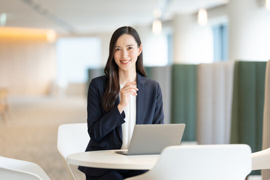 ビジネス　女性