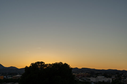 atardecer elche alicante espa&ntilde;a