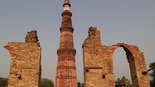 india's tallest minaret built during mughals time located in delhi.