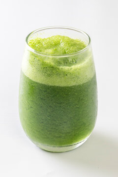 Watercress juice and salad (Nasturtium officinale). Detox drink and salad. Antioxidant greenery. Natural food. Energy drink. Green juice. Diet and balanced diet. Ingredient for salads.