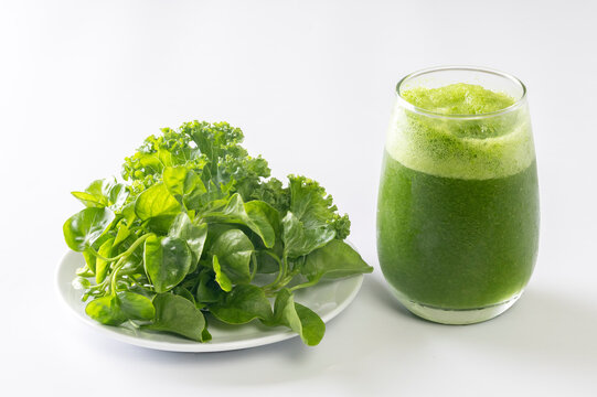 Watercress juice and salad (Nasturtium officinale). Detox drink and salad. Antioxidant greenery. Natural food. Energy drink. Green juice. Diet and balanced diet. Ingredient for salads.