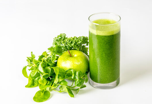 Watercress juice and salad (Nasturtium officinale). Detox drink and salad. Antioxidant greenery. Natural food. Energy drink. Green juice. Diet and balanced diet. Ingredient for salads.