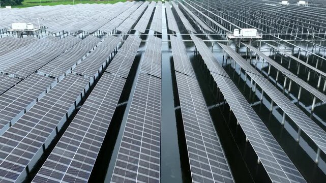 Fishery-Photovoltaic Complementary Solar Panel Array on Water Surface