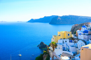 Fototapeta premium Oia houses above Ammoudi Bay and the caldera