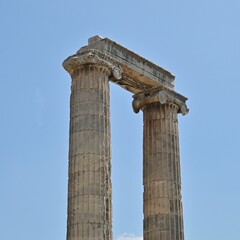Obraz premium Two colossal standing columns with architrave at the Temple of Apollo in Didyma Turkey