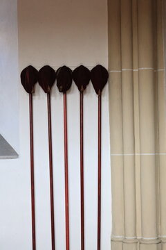 Klingelbeutel in der Martin-Luther-Kirche imm Zentrum der Stadt G&uuml;tersloh in Ostwestfalen-Lippe