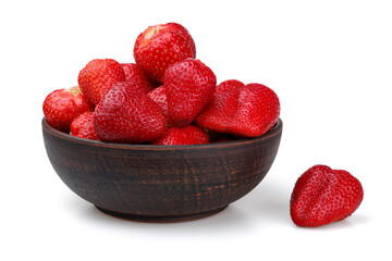 Large peeled and washed strawberries in  clay bowl © Kr_photo