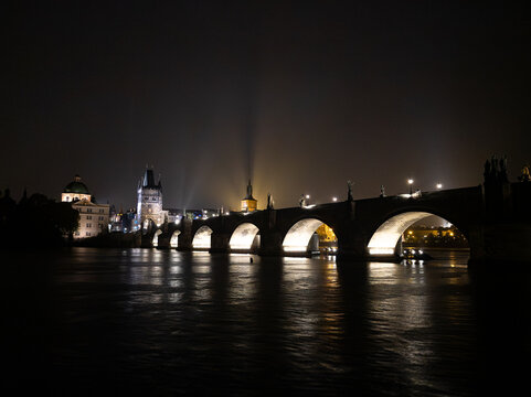 Prager Karlsbr&uuml;cke bei Nacht