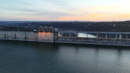 Obraz premium Aerial view of Highland Lake dam in Astin Texas