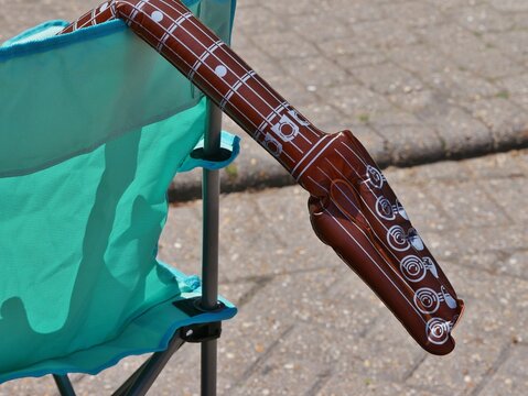 Aufblasbare Spielzeug-Gitarre