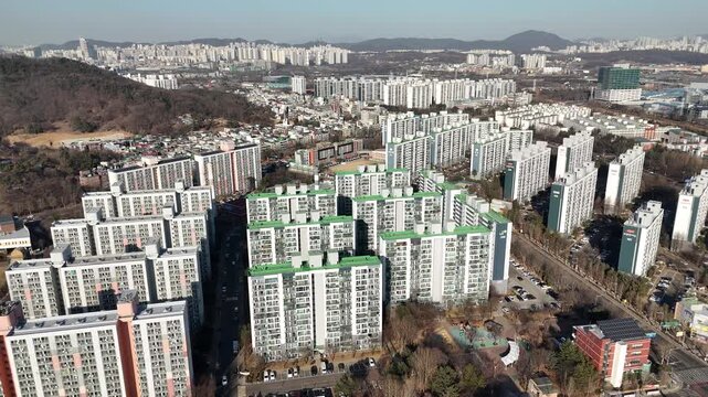인천시 연수구 연수동 선도지구 일대. An old Korean apartment,  a planned redevelopment area, Yeonsu, Incheon, South Korea