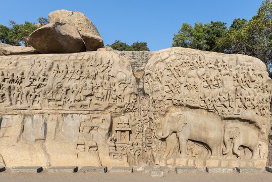 Arjuna's Penance, or Descent of the Ganges, rock relief with elephant figures and hinduism figures, Mahabalipuram, Mamallapuram, India