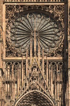 Detail, facade, Portal, Strasbourg Cathedral, Strasbourg, Alsace, France