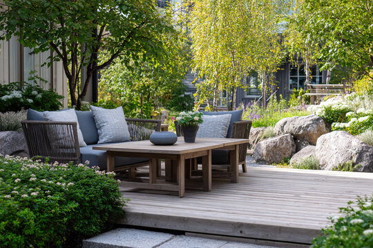 Elegant Scandinavian Villa Exterior Garden Perspective
