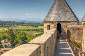 Fototapeta premium promenade sur les remparts de la Cité de Carcassonne