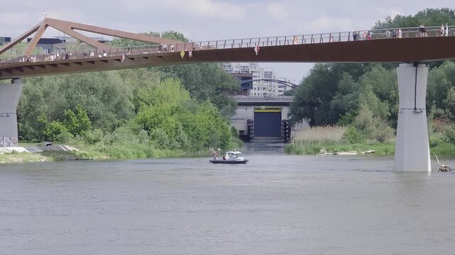 
most nad rzeką Wisłą w Warszawie
bridge over the Vistula River in Warsaw