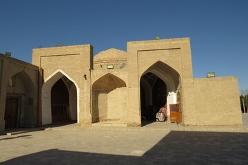 Obraz premium Toqi Telpak Furushon Bazaar (16th century). Uzbekistan. Exterior view. World Heritage.