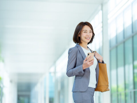 ビジネス　女性