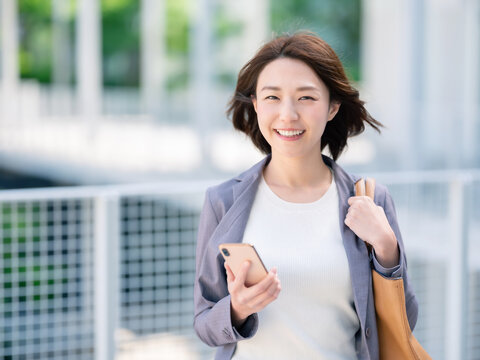 ビジネス　女性