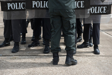 Obraz premium Riot police control the crowd training
