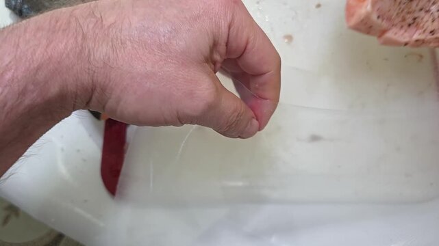How to prepare salmon for cooking in simple steps