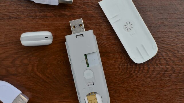4G 5G 6G USB modem close-up, representing the advanced technology of fast and efficient connection. Detail of 4G 5G 6G USB modem, symbol of fast mobile connectivity for users on the go.