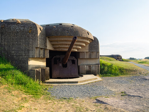 Batterie de Longues-sur-Mer es una de las fortificaciones m&aacute;s emblem&aacute;ticas del Muro del Atl&aacute;ntico en Normand&iacute;a, Francia 2022