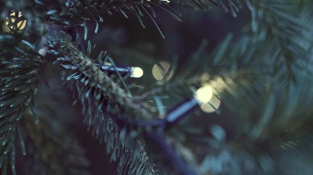 Extreme Nahaufnahme von Weihnachtslichtern mit Bokeh Effekt