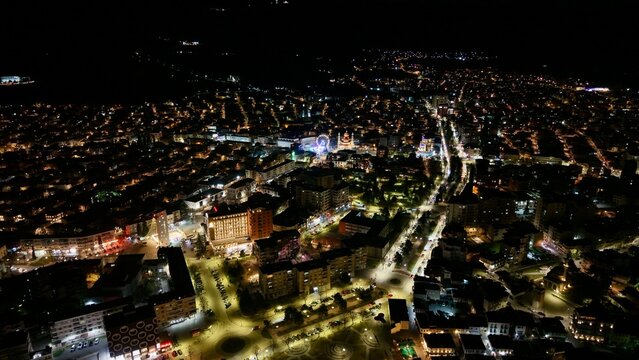 Kor&ccedil;a After Midnight Calm
The city slows down completely&mdash;empty streets, cold air, and a peaceful silence that feels almost sacred.