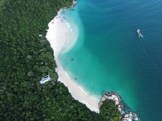 Campeche Island, Florianopolis, Santa Catarina, Brazil © Luciano