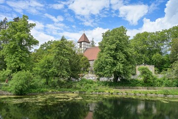 Obraz premium See, Dorfkirche, Lehnepark, Alt-Tempelhof, Bezirk Tempelhof-Schöneberg, Berlin, Deutschland