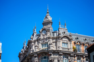 Obraz premium Gijón is a vibrant coastal city in Asturias, Spain, known for its beaches, culture, and maritime heritage.