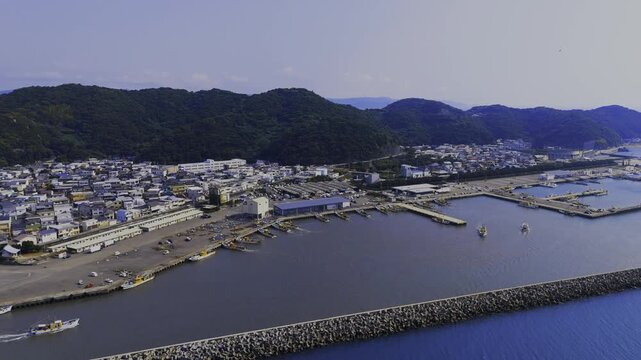Aerial View of Minoshima Fishing Port, Japan&rsquo;s Top Hairtail Landing Site &ndash; Arida, Wakayama　太刀魚の水揚げ量日本一「箕島漁港」空撮映像　和歌山県有田市