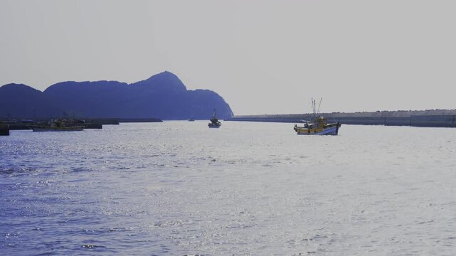 Minoshima Fishing Port, Japan&rsquo;s No.1 Hairtail Landing Site &ndash; Arida, Wakayama　太刀魚の水揚げ量日本一「箕島漁港」和歌山県有田市