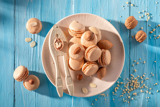 Creamy and homemade nut macarons made of meringue and nuts.