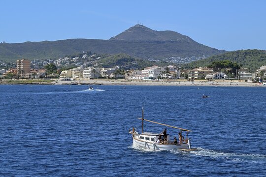 Excursion boat near J&aacute;vea or X&agrave;bia, Alicante Province, Comunidad Valenciana, Spain