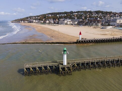 Aerial view, green lighthouse in Deauville and red one in Trouville-sur-Mer, Trouville, river Touques, Cur C&ocirc;te Fleurie, Honfleur-Deauville, Lisieux, Calvados, Normandy, English Channel, France