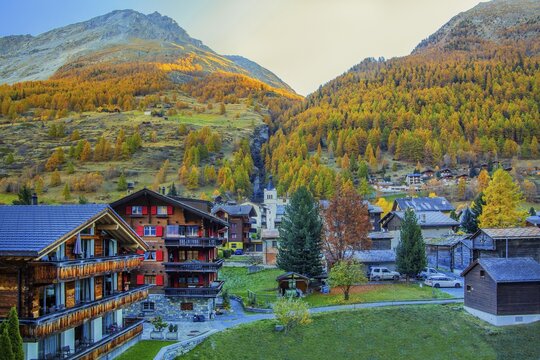 View of the village in autumn, T&auml;sch near Zermatt, Mattertal, Valais, Switzerland