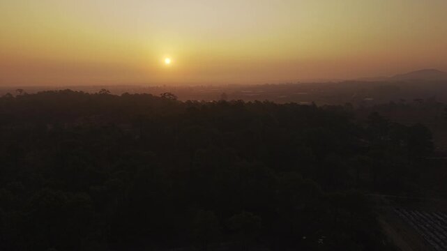 Vista de amanecer con dron