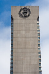Naklejka premium Toronto, Canada - April 17, 2026: Metropolitan highrise emphasizing angular geometric patterns and exposed concrete