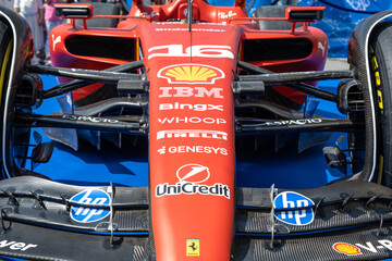 Obraz premium Sibiu, Romania - May 25, 2026 a Ferrari SF-26 Formula 1 car unveiled for the 2026 exhibited in the large square in the city center Sibiu