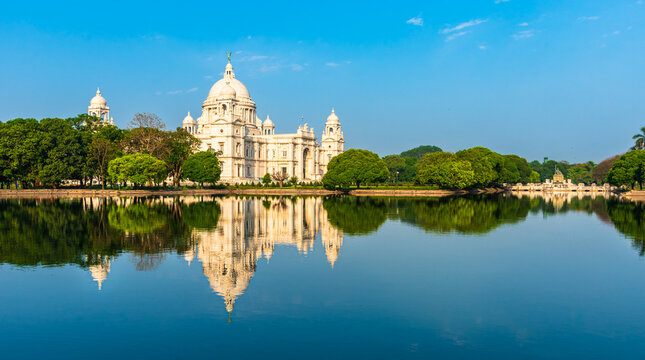  Beautiful  Victoria Memorial with water reflection.