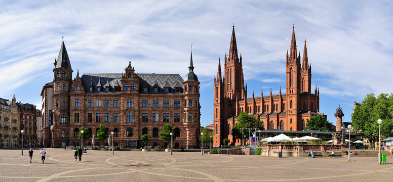 Germany, Hesse, Wiesbaden, Market church and new town hall left
