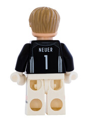 Obraz premium Dortmund - Deutschland 26. Mai 2026 - Lego Minifigure Torwart Manuel Neuer im schwarzem Trikot
