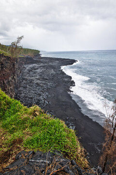 Paysage coul&eacute;e de lave volcanique &icirc;le de la r&eacute;union au Piton de la Fournaise