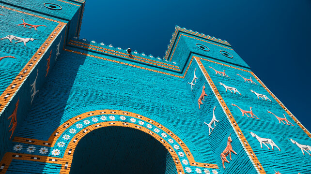 Ishtar Gate showcases vibrant colors and intricate designs in ancient Babylon, Iraq